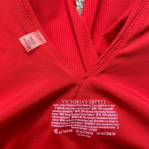 Victoria’s Secret Red One Piece Ribbed Swimsuit Size Medium Twist Plunge Padded - Picture 6 of 11